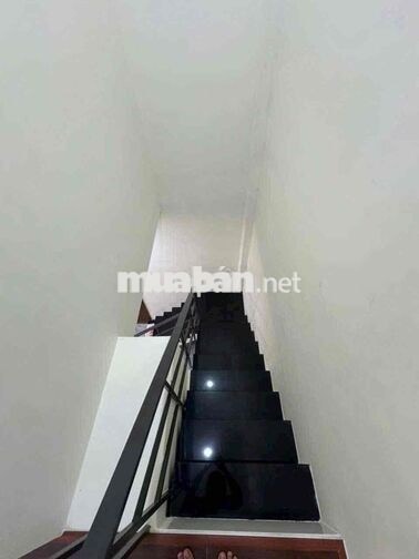CHỈ 2.35 TỶ  – SỔ HỒNG RIÊNG 🏡 NHÀ 2 TẦNG – CÁCH MẶT TIỀN 2 CĂN