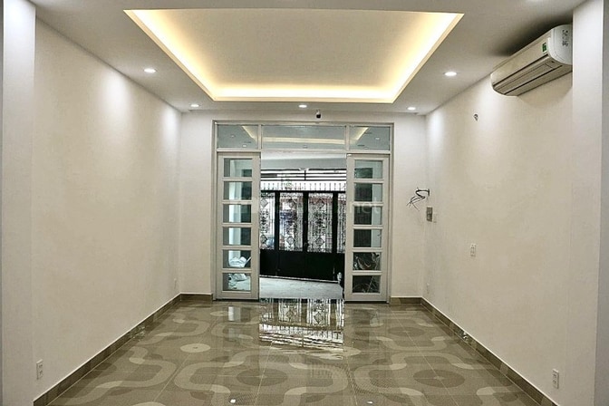 Bán nhà mới xây gồm: trệt, 2 lầu, sân thượng