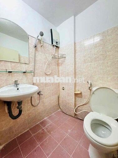 Nhà Quận Phú Nhuận 1trệt 1lầu hẻm Hoàng Diệu ( 2pn 2wc )