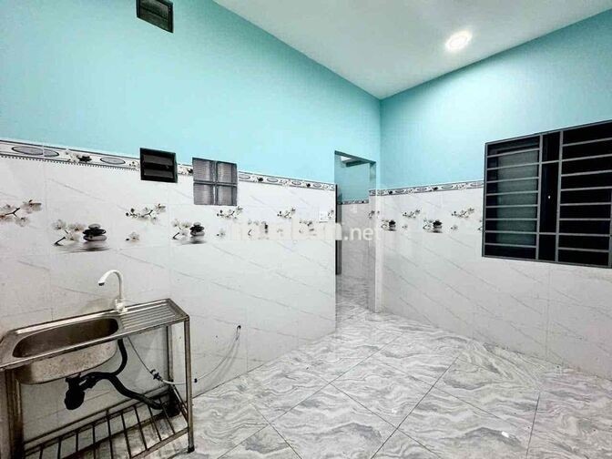 TÁCH BẾP RỘNG 30m2 CÓ CỬA SỔ | NỘI THẤT CƠ BẢN KỀ VHU, HIU, ĐẦM SEN