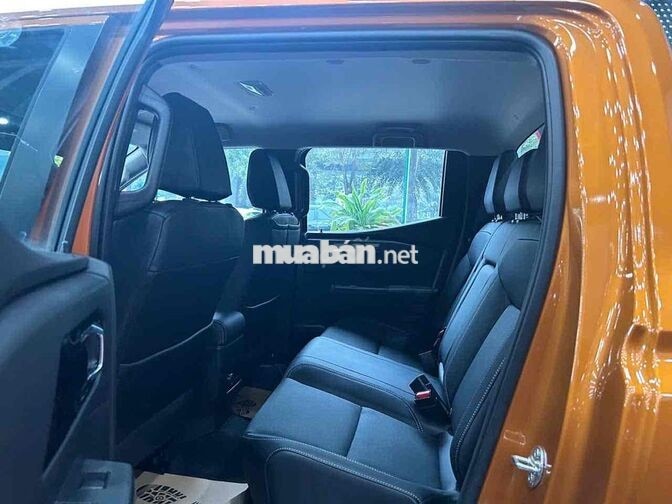 Mitsubishi Triton Premium 1 cầu Cam