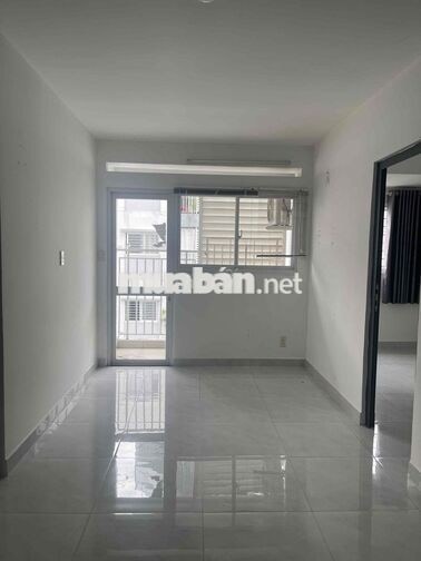 cho thuê 2 Pn,2wc có 1 máy lạnh, 1 máy nước nóng Ehome S giá 7.5tr/ th