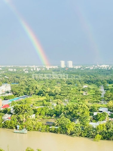 Cần bán gấp căn hộ tầng cao, view sông