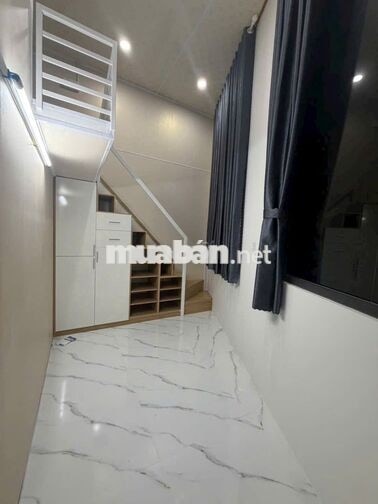 Cho thuê NHÀ NGUYÊN CĂN mới xây, mặt bằng lớn thích hợp kinh doanh / ở