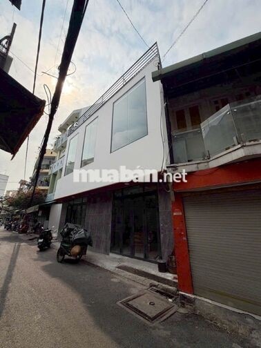 Cho thuê NHÀ NGUYÊN CĂN mới xây, mặt bằng lớn thích hợp kinh doanh / ở