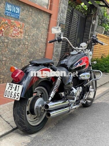 Hyosung 250 Đen, Đỏ