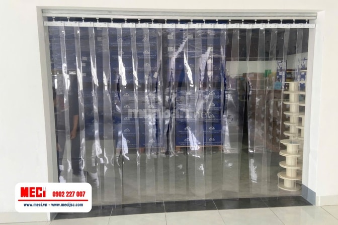 Rèm Nhựa PVC Giải pháp tiết kiệm điện cho nhà xưởng, nhà máy dịch vụ