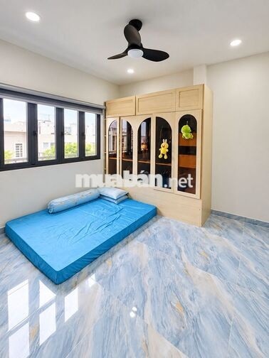PHÒNG MỚI SẠCH ĐẸP – HẺM 381 LÊ VĂN QUỚI - CÓ BAN CÔNG