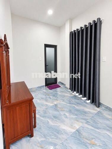 PHÒNG MỚI SẠCH ĐẸP – HẺM 381 LÊ VĂN QUỚI - CÓ BAN CÔNG