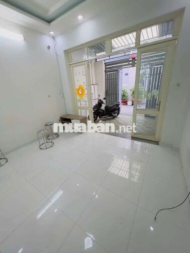 cho thuê nhà 4x15 lê văn thọ p11 Gò Vấp hẻm xe hơi 2 phòng ngủ giá 8tr