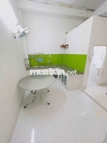 cho thuê nhà 4x15 lê văn thọ p11 Gò Vấp hẻm xe hơi 2 phòng ngủ giá 8tr