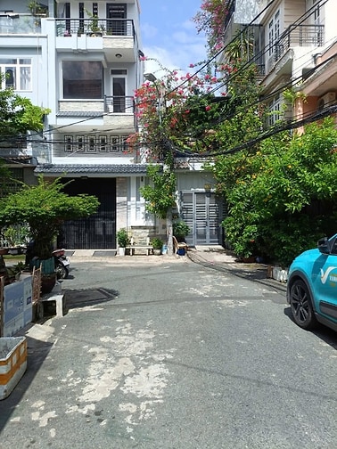 BÁN GẤP Nhà MT đường Nguyễn Đức Ngữ F5Q8 