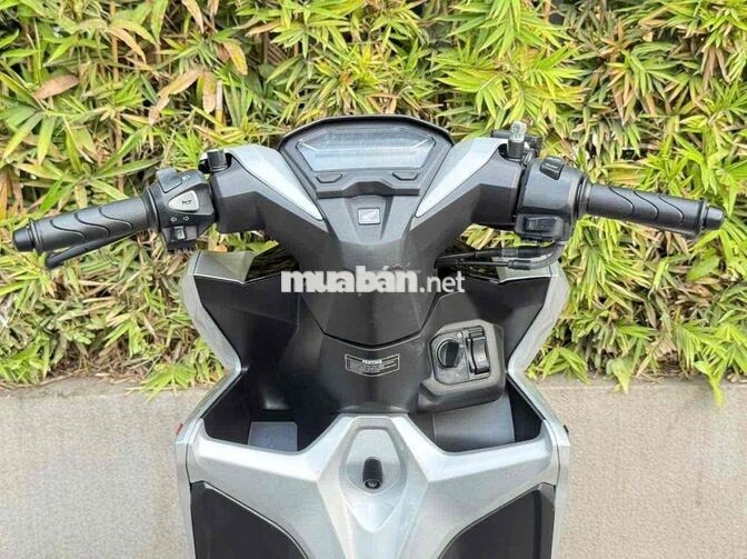 Vario 150 Bạc Porsche ( nợ xấu đưa trước 18 nhận