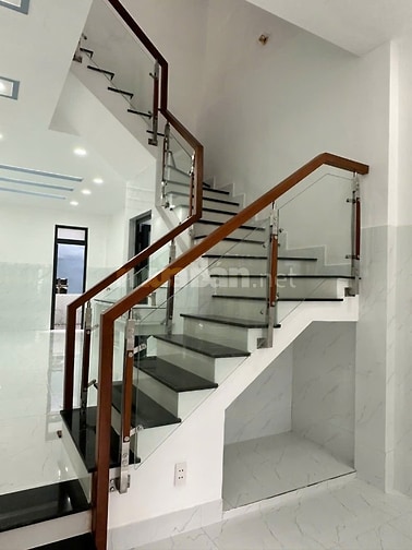 BÁN GẤP Nhà MT đường Nguyễn Đức Ngữ F5Q8 