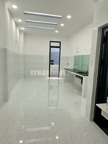 BÁN GẤP Nhà MT đường Nguyễn Đức Ngữ F5Q8 