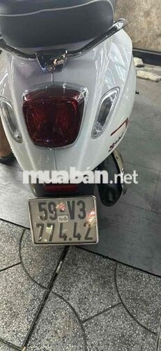 Piaggio Vespa Trắng