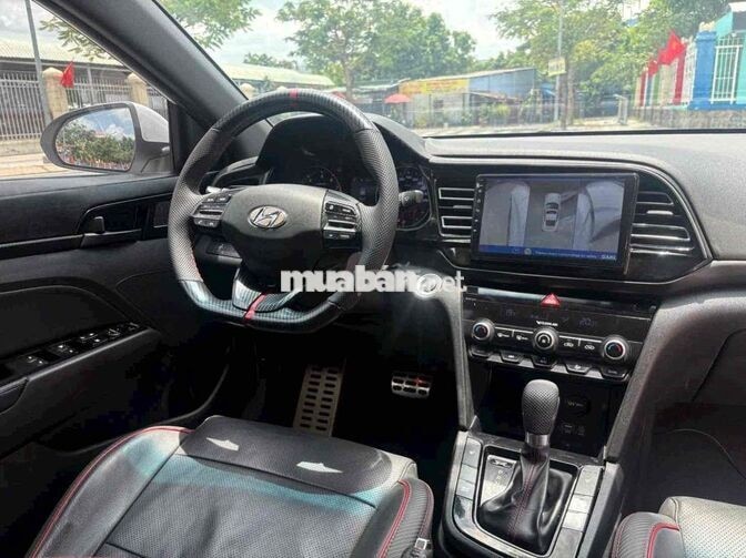 Hyundai Elantra 2019 Sport 1.6Turbo Trắng xe zin