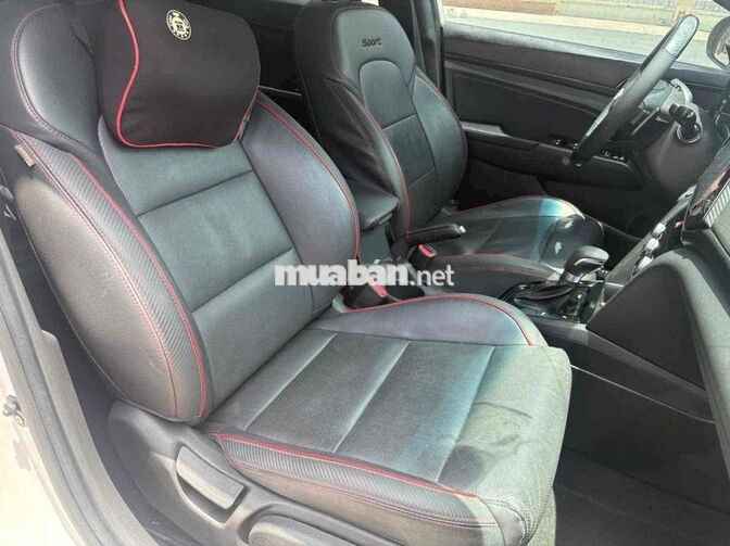 Hyundai Elantra 2019 Sport 1.6Turbo Trắng xe zin