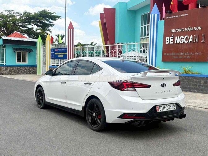 Hyundai Elantra 2019 Sport 1.6Turbo Trắng xe zin