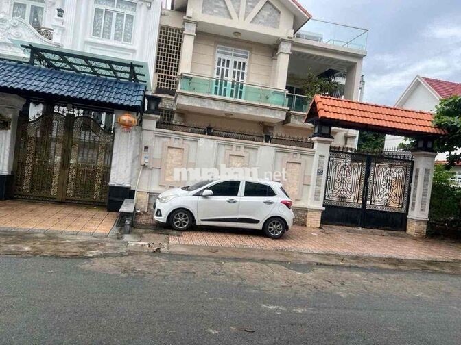 Hyundai Grand i10 5 chỗ màu Trắng