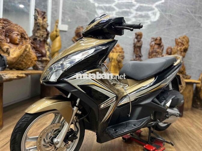 Honda Airblade 125Fi dàn áo sạch sẽ, máy êm ru