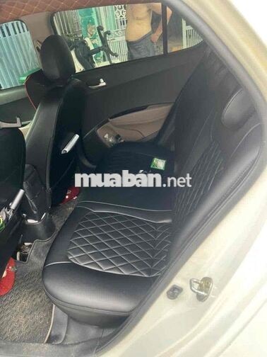 Hyundai Grand i10 5 chỗ màu Trắng