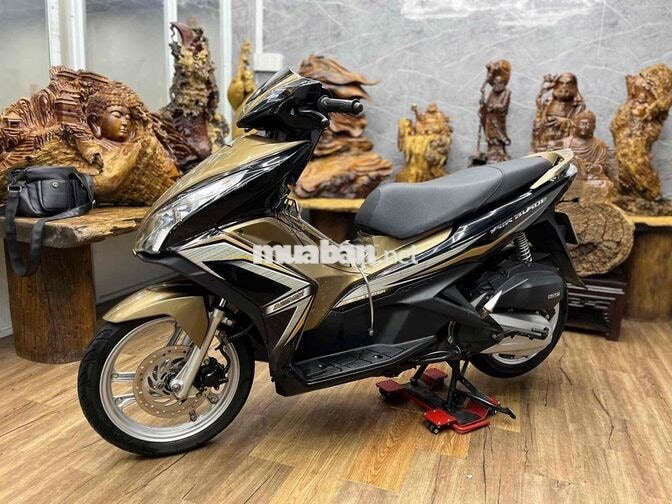 Honda Airblade 125Fi dàn áo sạch sẽ, máy êm ru