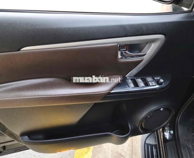 Toyota Fortuner AT Máy Xăng