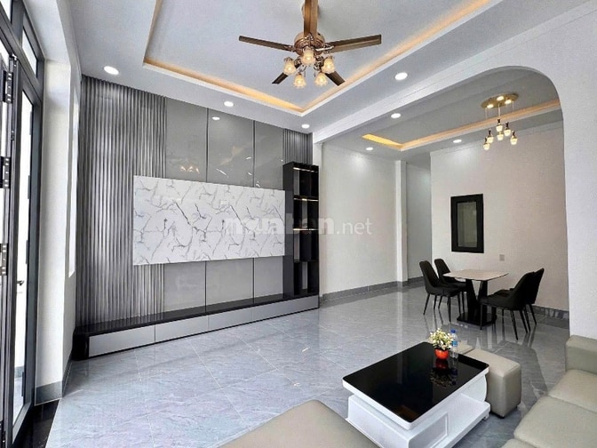 XUẤT HIỆN CĂN NHÀ CẤP 4 SÂN VƯỜN 1TỶ750 GIÁP PHƯỜNG BỬU LONG BIÊN HÒA.