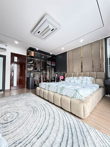 Bán nhà Trúc Bạch, 5 tầng, nội thất Châu Âu, nhà đẹp, gần hồ, ở luôn