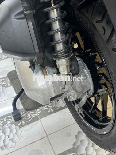 sh moden dời 2022 đỏ đen siêu mới 43E1-617.93