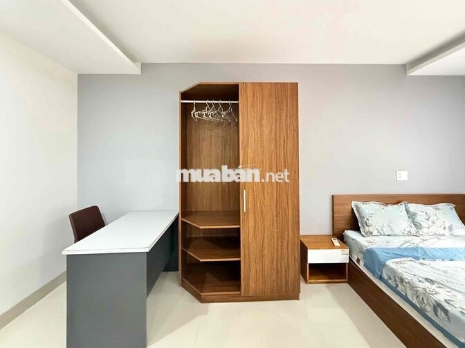 Trống sẵn căn hộ cửa sổ lớn, thoáng mát, rộng rãi