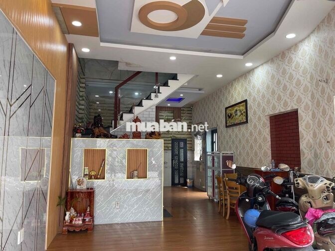 Nhà 1 trệt 1 lầu, 2 mặt tiền, ô tô 7 chỗ đậu trong nhà Bình Chiểu , Th