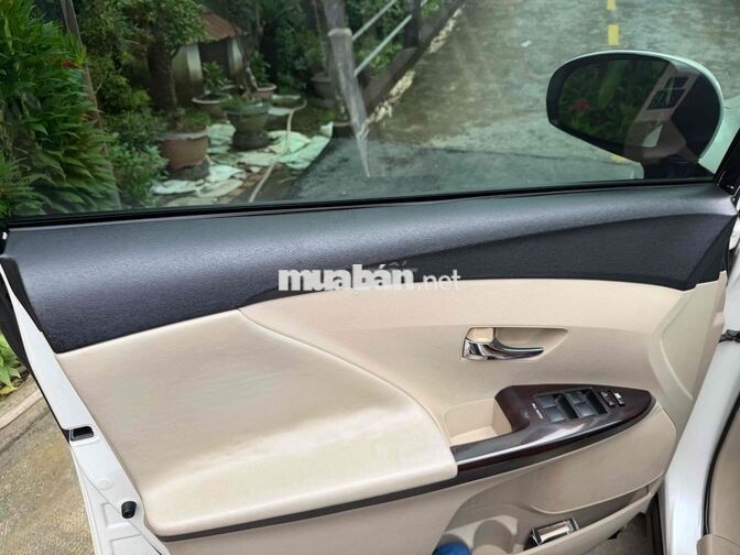 Toyota Venza 2.7 AWD 2009 Trắng Tự động