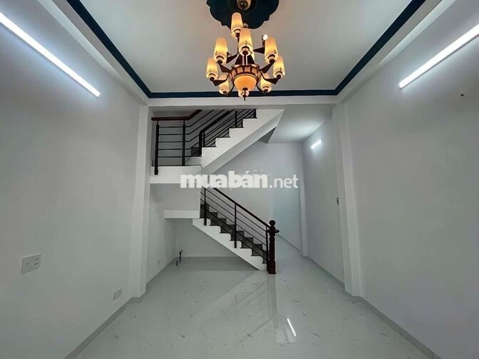 cho thuê nhà mới đẹp 4x11 đúc 2tấm 3PN3wc 368//nguyễn căn lượng p16 gv