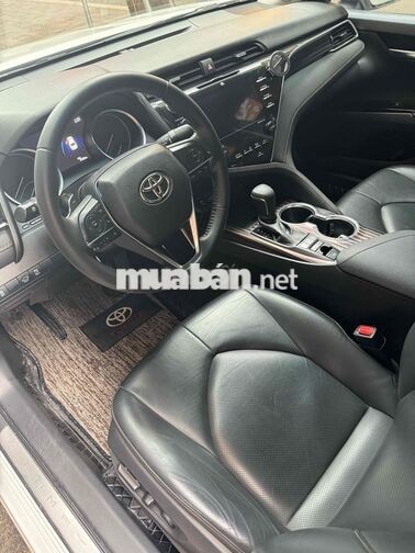 Toyota Camry 2.5Q 2020 Trắng Da