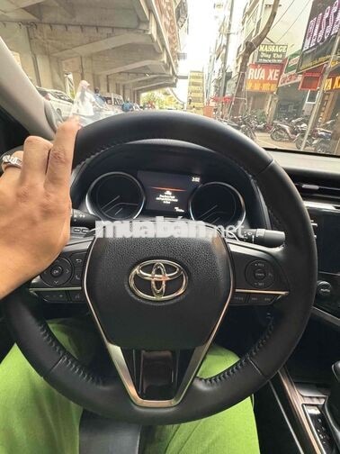 Toyota Camry 2.5Q 2020 Trắng Da