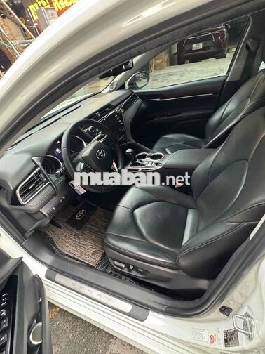 Toyota Camry 2.5Q 2020 Trắng Da