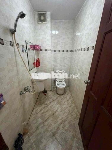 Cho thuê nhà hẻm xe hơi hương lộ 2.4x16m 2 lầu sân thượng 4pn 3wc 12tr