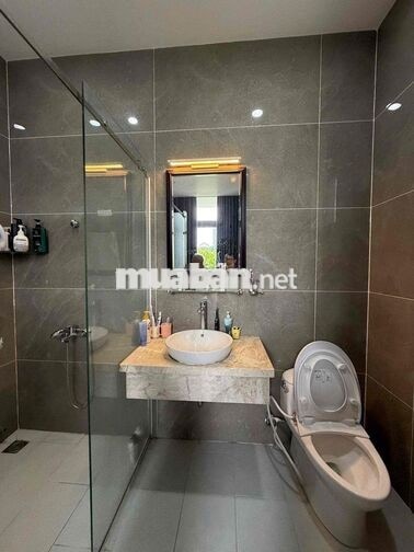 Cho thuê biệt thự full nội thất đối diện công viên khu tên lửa