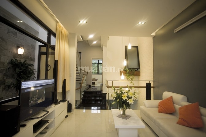 Cư Xá Lữ Gia, đường rộng 8m có lề hẻm thông, sát Quận 10, 4 tầng, Q11