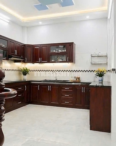BÁN NHÀ LỚN CĂN ĐÔI. DT:8,1-37m, DT:298m, DTSD: 500m, một lầu đúc