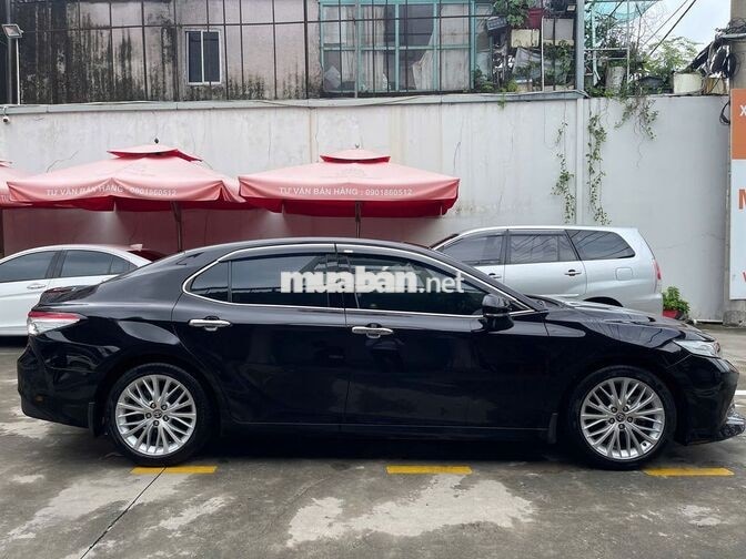 Toyota Camry 2.5Q 2020 Đen 70.000 km