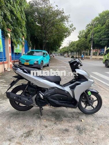 Honda Air Blade 125 Bạc poscher máy nguyên zin êm