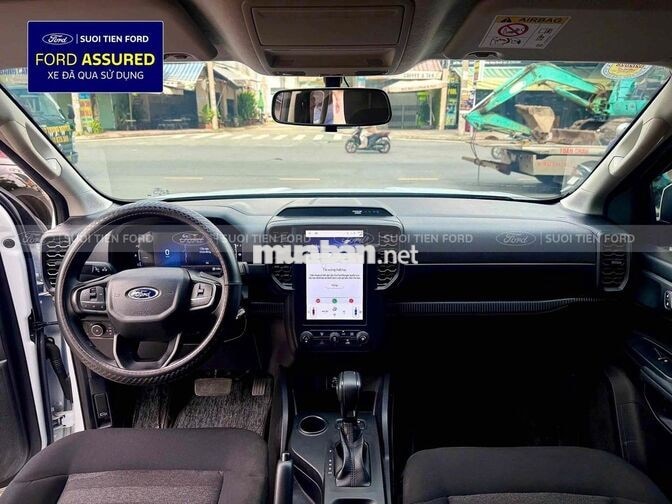 Ford Ranger XLS 4x2 2026 Trắng 12.000 km