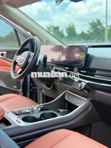 Kia Carnival Signature 2024 Xanh ngọc 8 vạn