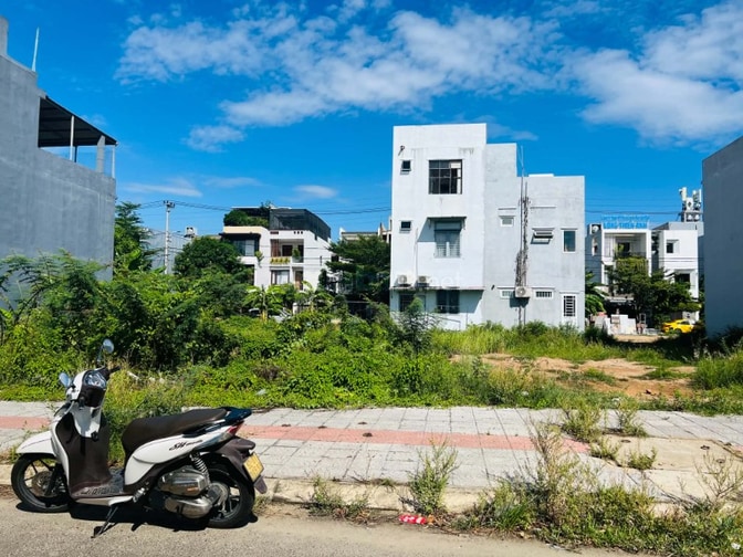 Bán đất đường Bích Khê Block B1.73 , 2 bên đất trông rất dễ xây nhà