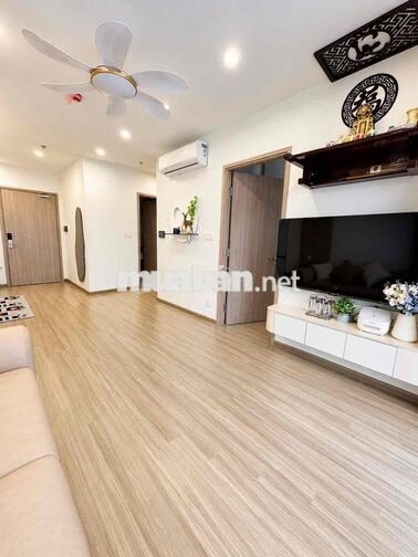 Cần bán gấp 2n2 SA1 55m Full đồ 3.99 tỷ Vinhomes Smart City