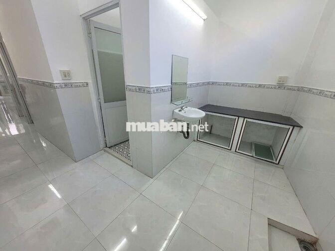 Cho thuê nhà 2 phòng ngủ gần đại học y dược mới sạch sẽ