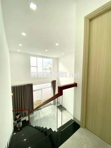 Cho thuê nhà trệt lững hẻm 77 Phạm Ngũ Lão có 2 máy lạnh